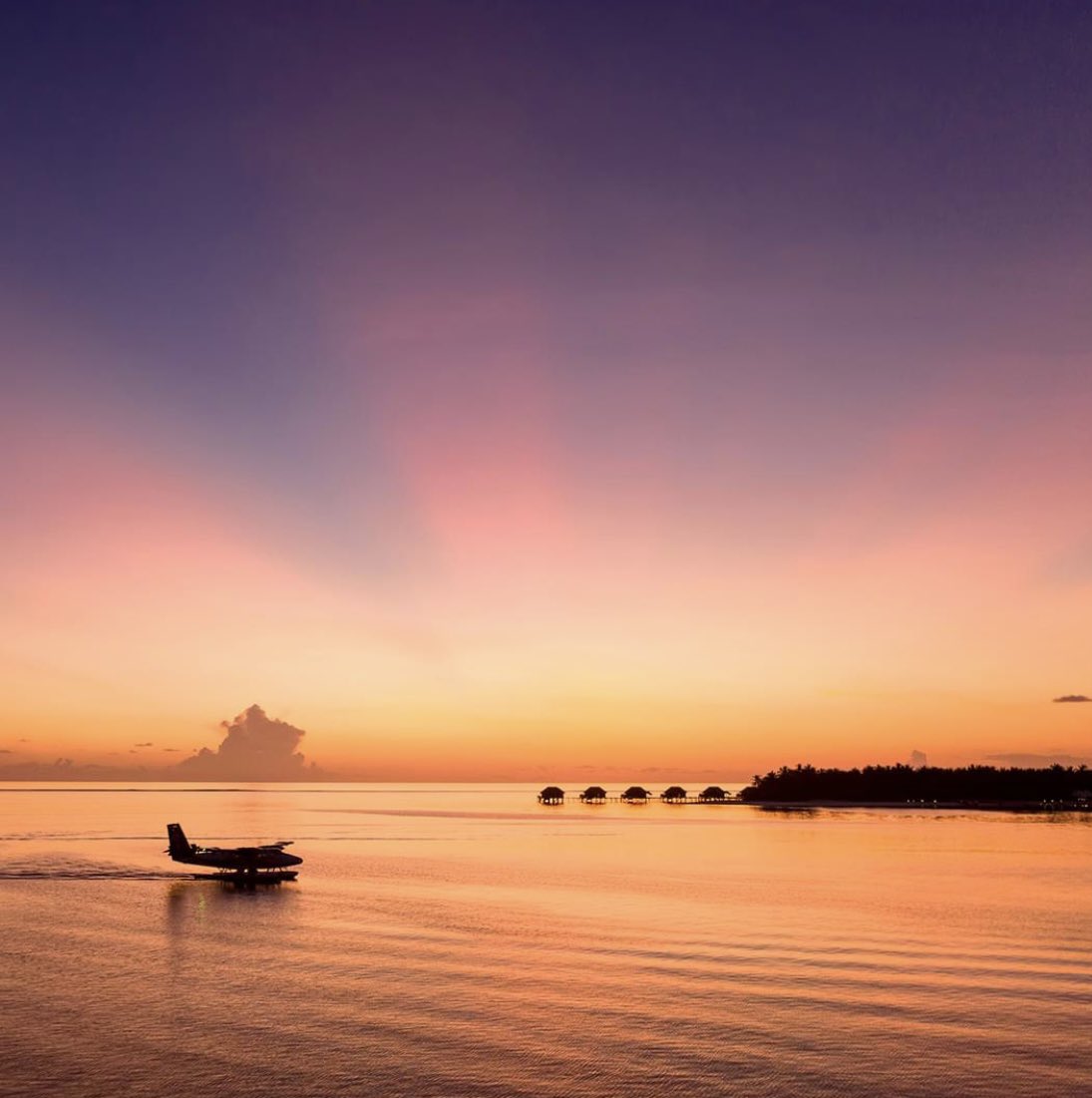 au_wel's tweet photo. End of the day at #rangali #Maldives https://t.co/J7QXuFSojf