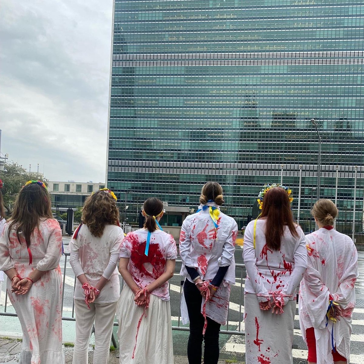 razomforukraine tweet picture