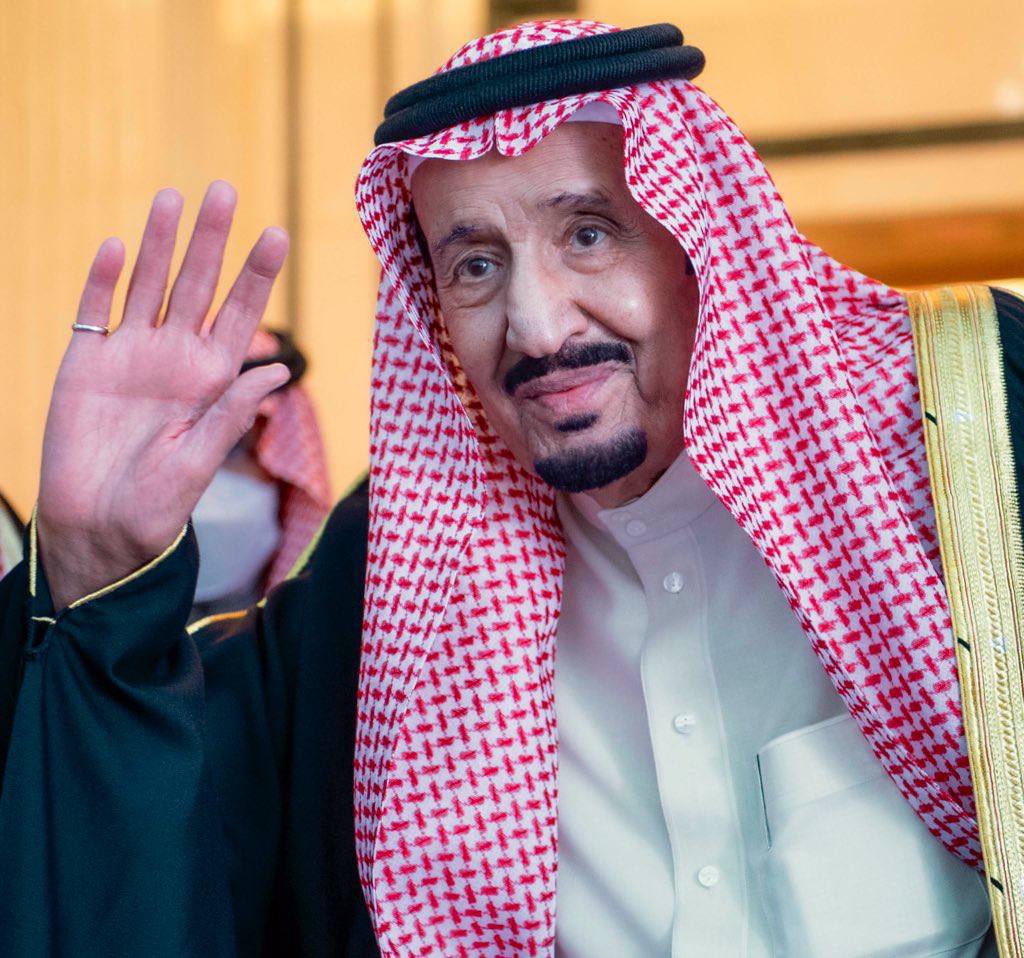AlwatanNews24's tweet photo. الحمد لله حمداً كثيراً ؛ على سلامة قائدنا ومليكنا .

#سلامتك_يابو_فهد 

- https://t.co/iTK3auqgXh