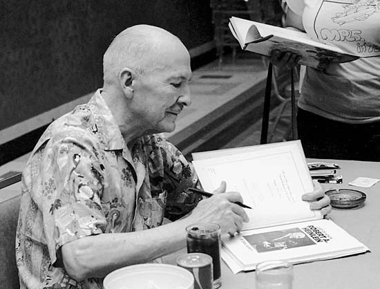 fuedicho's tweet photo. "No le hagas la vida difícil a tus hijos haciéndosela fácil".
Robert Anson Heinlein
#Fuedicho https://t.co/X0zCXRQZtf