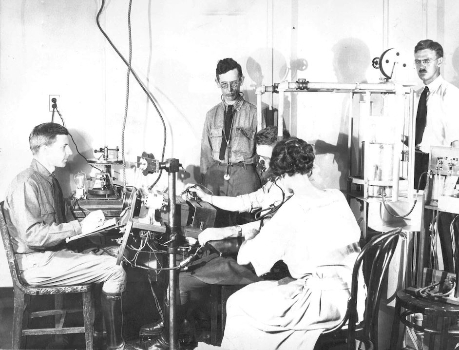 AFResearchLab's tweet photo. Today marks a momentous moment in medical history - the 104th anniversary of the first ever flight surgeons course at the Medical Research Lab in Hazelhurst Field, NY.
This lead to the creation of flight surgeon schools in and around @USAFMedicine, #USAFSAM and more. #AFRL https://t.co/fndeYf17zP