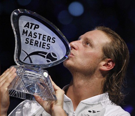 📊 Tenistas con más victorias en el Masters 1000 de Madrid sobre pista dura (2002-2008/Men’s Singles):

🇦🇷 David Nalbandian | 19
🇨🇭 Roger Federer | 17
🇪🇸 Rafa Nadal | 13
🇪🇸 Feliciano López | 12
🇺🇸 Robbiy Ginepri | 12
🇭🇷 Ivan Ljubicic | 10