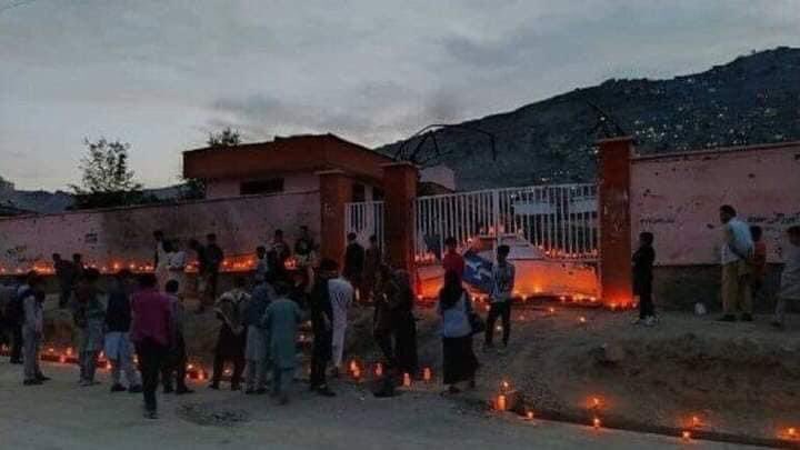 wahidhaidari95's tweet photo. Last year this day #May_8, about 100 teenage school girls have been #killed in a massive explosion 💥 on the exit door of #Syed_al_Shuhada high school at #Dasht_e_Barchi Kabul, while about 200 other got #injured.
Afghan people especially the #Hazaras can’t forget this #Genocide. https://t.co/XeFBDsTiUA