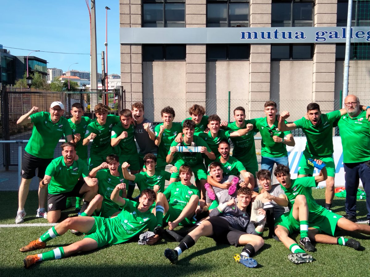 UralEspanol's tweet photo. #JuvenilDH
Final en Grela1!!
Los #greenmonsters jugarán una temporada más en DHJ!!!
Enhorabuena equipo!!
Vamooos Uraaaal!!
#greenmonster #greenpower #somosverdes #SomosDH https://t.co/0MHJcrWjYS