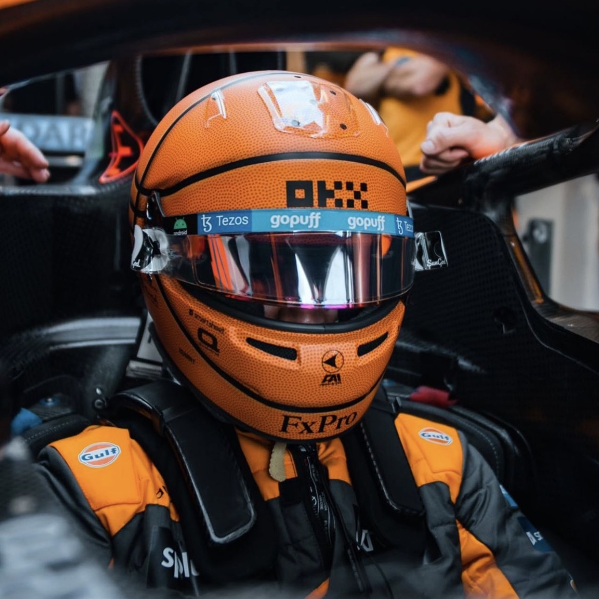 okx's tweet photo. 🏁 It's RACE DAY in Miami 🏁 

Less than 4⃣hours until lights out 🟢

Wish our drivers @LandoNorris &amp; @danielricciardo all the best 🤞

#MiamiGP #F1 #OKXxMcLaren https://t.co/WEUowTxWSB