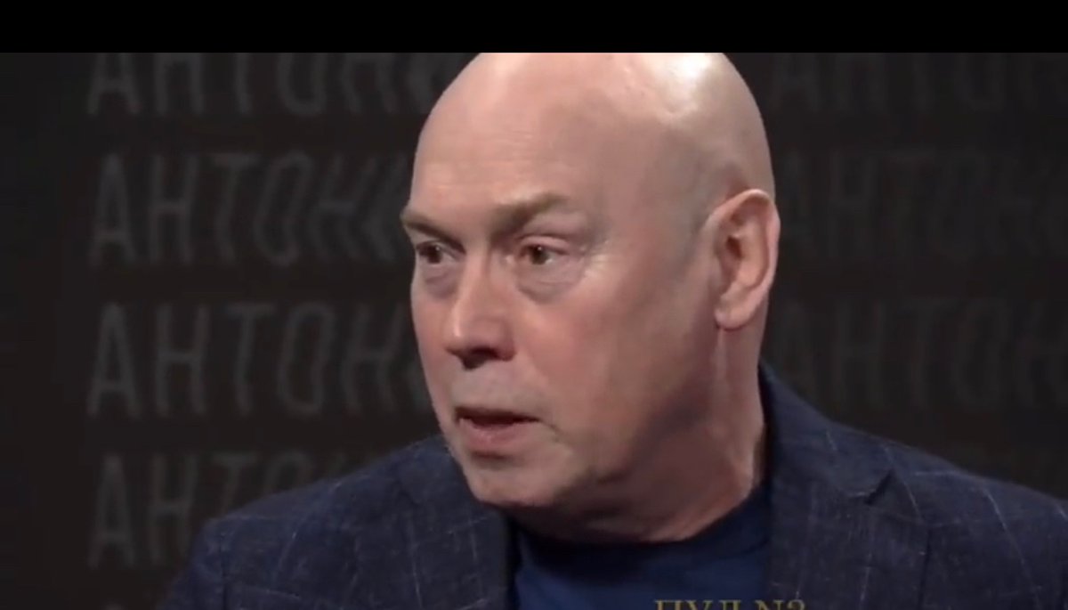 Сухоруков:Я родился при Сталине, в школу пошел при Хрущеве, в армии служил при Брежневе и сегодня живу при любимом президенте!

 Чем нравится Путин? - А он страну мою любит. Так же как и я.❤️😘
