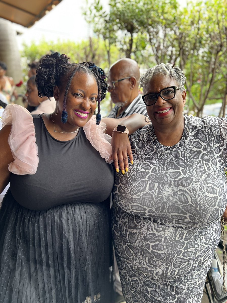 StylingPurpose's tweet photo. Style and sophistication, is the only way to step out for Mother’s Day! 🌸 

..

#MothersDayStyle #WeekendStyle #WomensFashion #EyeonFashion #StylingPurpose #ImageConsultant #WardrobeStlist #FashionStylist #VirtualStylist https://t.co/NXsvjCBk0q