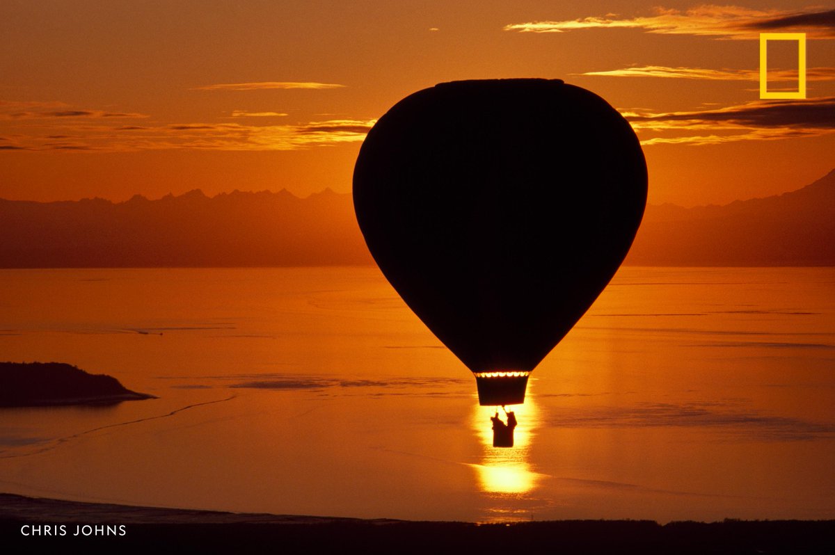NatGeo's tweet photo. What better way is there to experience sunset than from a hot air balloon? https://t.co/DECQ1pDbfi
