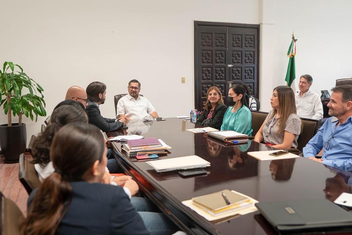 SG_Morelos's tweet photo. Se reúne Samuel Sotelo con directores de área de la @SG_Morelos

• Instruyó redoblar esfuerzos, a conducirse con responsabilidad y compromiso de cara a la sociedad
https://t.co/cOM5cWEac5… https://t.co/qWaRvWN2HO