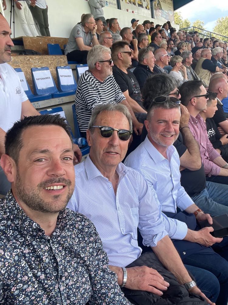 davidbret66's tweet photo. Jour de #Victoire à #canetenroussillon
Après les cérémonies officielles, fier d'avoir assisté avec @LodaStephane à la victoire de mon ancien club, la #Salanque Côte Radieuse XV #SCRXV en 32ème de finale du #Championnat de #France!
@FranceRugby #rugby #XV #rugbyamateur #rugbyXV https://t.co/tKCxGkIjvg