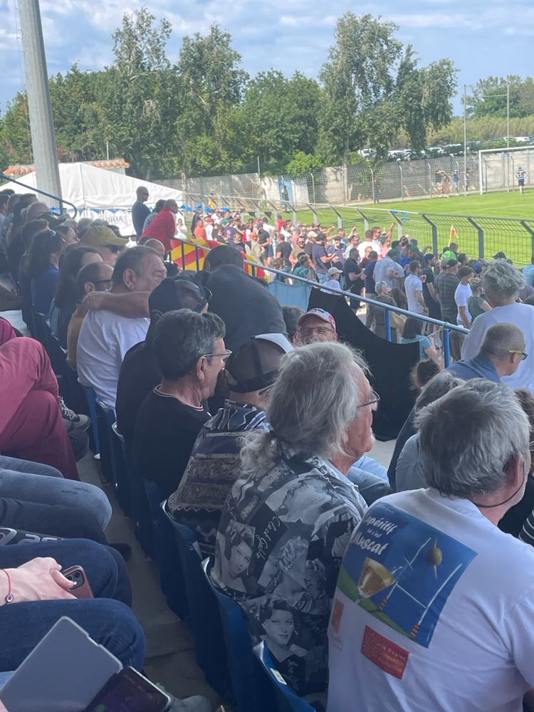 davidbret66's tweet photo. Jour de #Victoire à #canetenroussillon
Après les cérémonies officielles, fier d'avoir assisté avec @LodaStephane à la victoire de mon ancien club, la #Salanque Côte Radieuse XV #SCRXV en 32ème de finale du #Championnat de #France!
@FranceRugby #rugby #XV #rugbyamateur #rugbyXV https://t.co/tKCxGkIjvg