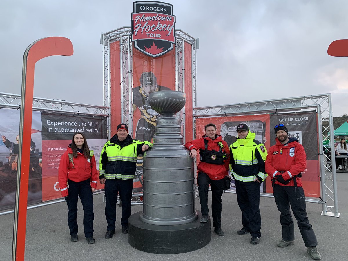 CochraneSAR's tweet photo. Last night some of our members were in attendance as first aid providers at the @hometownhockey_ event at Spray Lake Sawmills Family Sports Centre in partnership with the @TownofCochrane Fire Service. 

A fun filled event attended by many local residents and visitors.
#Cochrane https://t.co/EXJorF1oFH