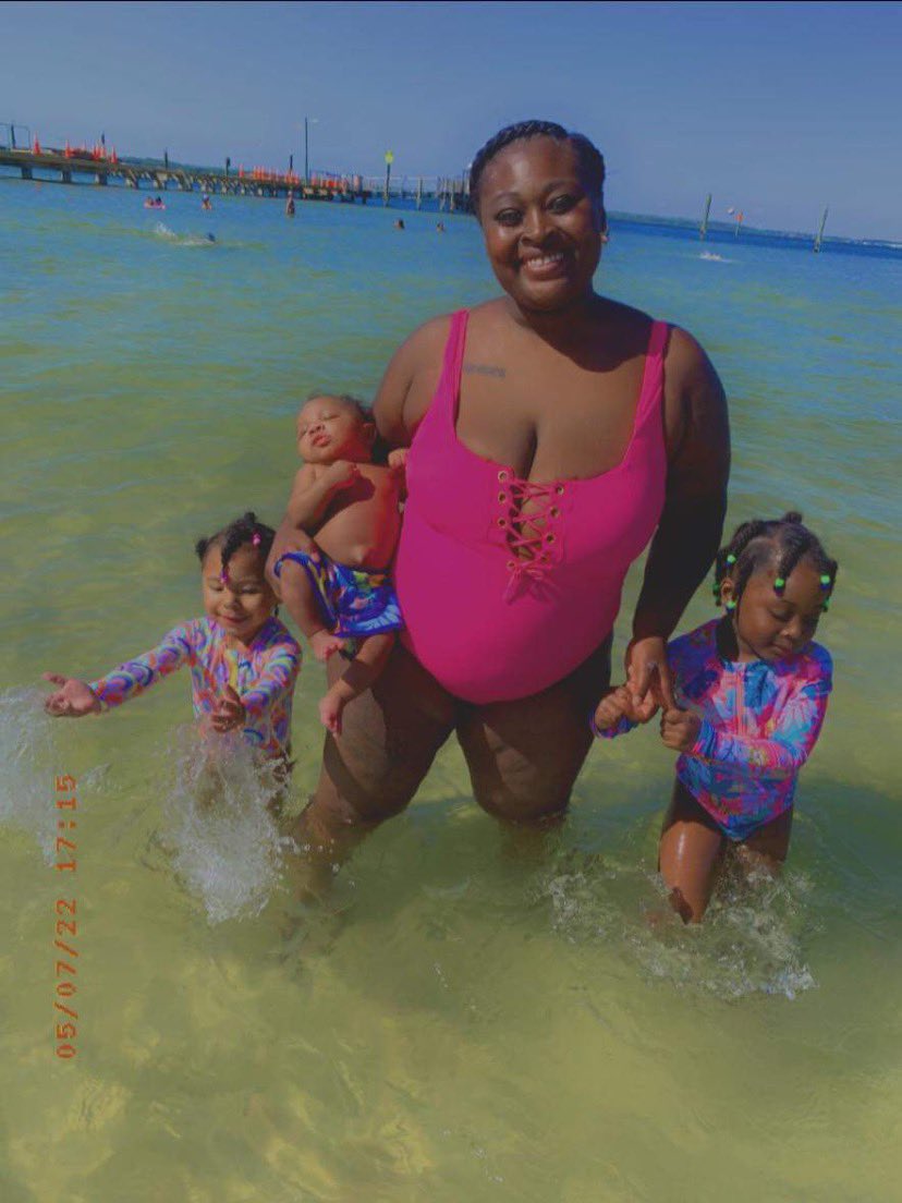 KlgMuva's tweet photo. First beach trip of 2022👙🏖 https://t.co/yPh4YVjloJ