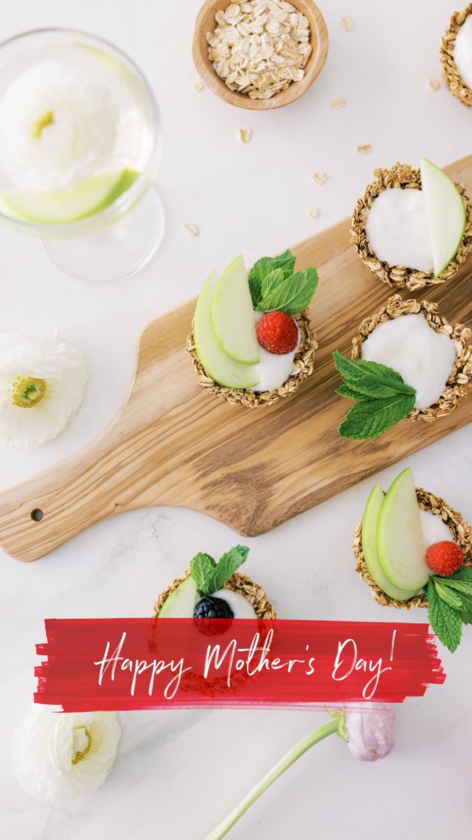 Today we honor and celebrate all the incredible mothers in our lives! Spoil mom a little extra today and show her some love ❤️🥂#MothersDay #brunch