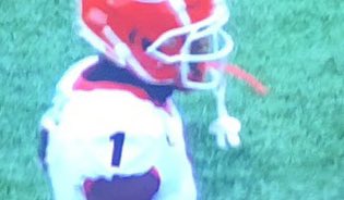 theFishstache's tweet photo. @KelceBetta Only dude I’ve ever seen that wears 2 mouthpieces 🤨 https://t.co/Z0DHLO3Htu