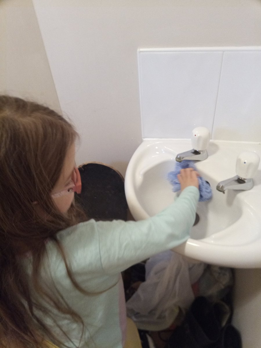 LucieLong20's tweet photo. @TranbyReception it's been a unique U/u #Alphabetweekend here including E making herself useful cleaning, going up, under and upside down at the park and being a unicorn. There may also have been some underpants on heads but she wasn't quick enough to get a photo of me..... https://t.co/y2qAV8fZbv