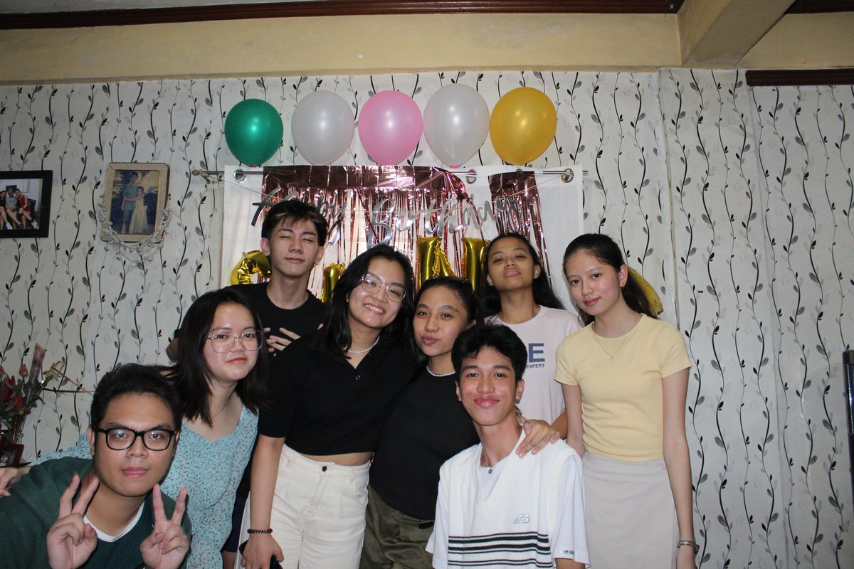 eadudut's tweet photo. happiest birthday, lowis! ♡ https://t.co/9yt5xCrpZO