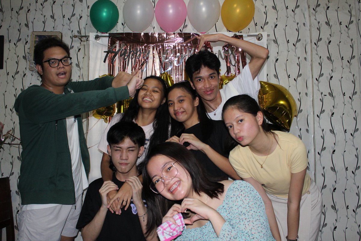 eadudut's tweet photo. happiest birthday, lowis! ♡ https://t.co/9yt5xCrpZO