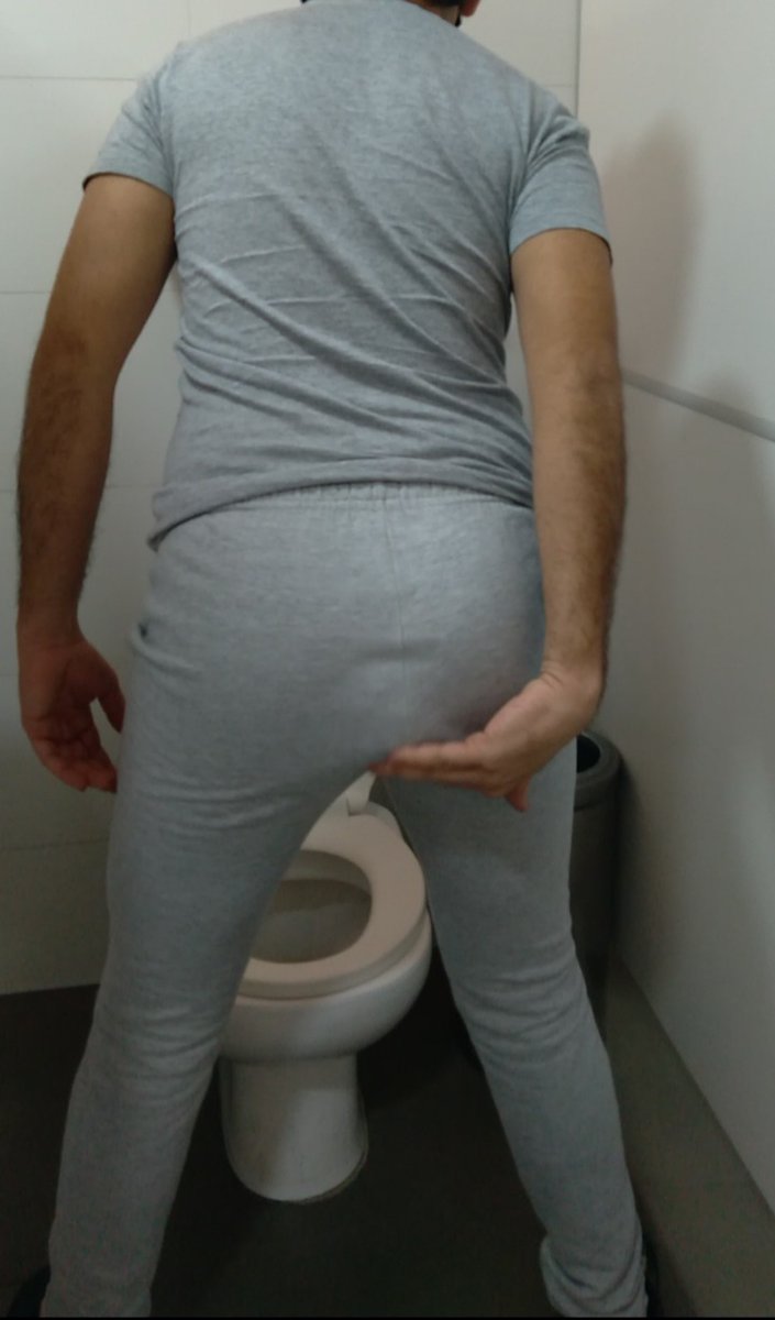 Sweatpantsdiap1's tweet photo. Opps i didn't have time again, I'm going to do it in the pants https://t.co/jqhKnffXXb