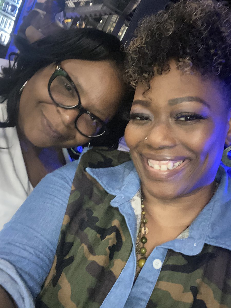 oneloveky's tweet photo. Hung with these beauties last night #derbythings #JanetJackson #NewEdition #85westconcert https://t.co/wwqQGBU1ft