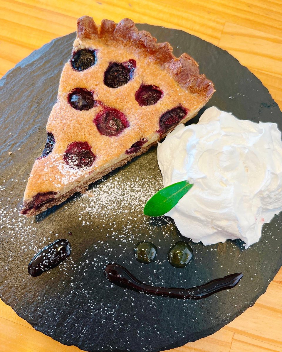 Palet_Takako's tweet photo. スイーツを味わう癒しの時間♡
#愛知 #豊川 珈琲農園直営店 mol cafe
『#ブルーベリータルト』
ネパールの自社農園で作られる珈琲が味わえるカフェ。
次世代スーパーフードの珈琲の果皮が入ったサクサクなタルト生地に豊川産のブルーベリーがたっぷり!
#molcafe #モルカフェ #カフェ #カフェ活 https://t.co/vtyX4gNcXi