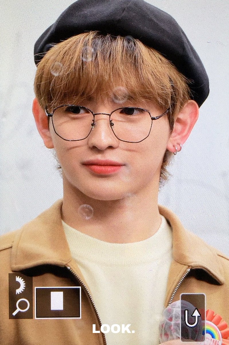 LOOK_010405's tweet photo. 220508 에버라인 팬사인회 PRE

청-초🍋

#템페스트 #TEMPEST #LEW #루 #의웅 #이의웅 #Bad_News #루OOK💛 @TPST__official @TPST_twt https://t.co/X5sL6CcQd4