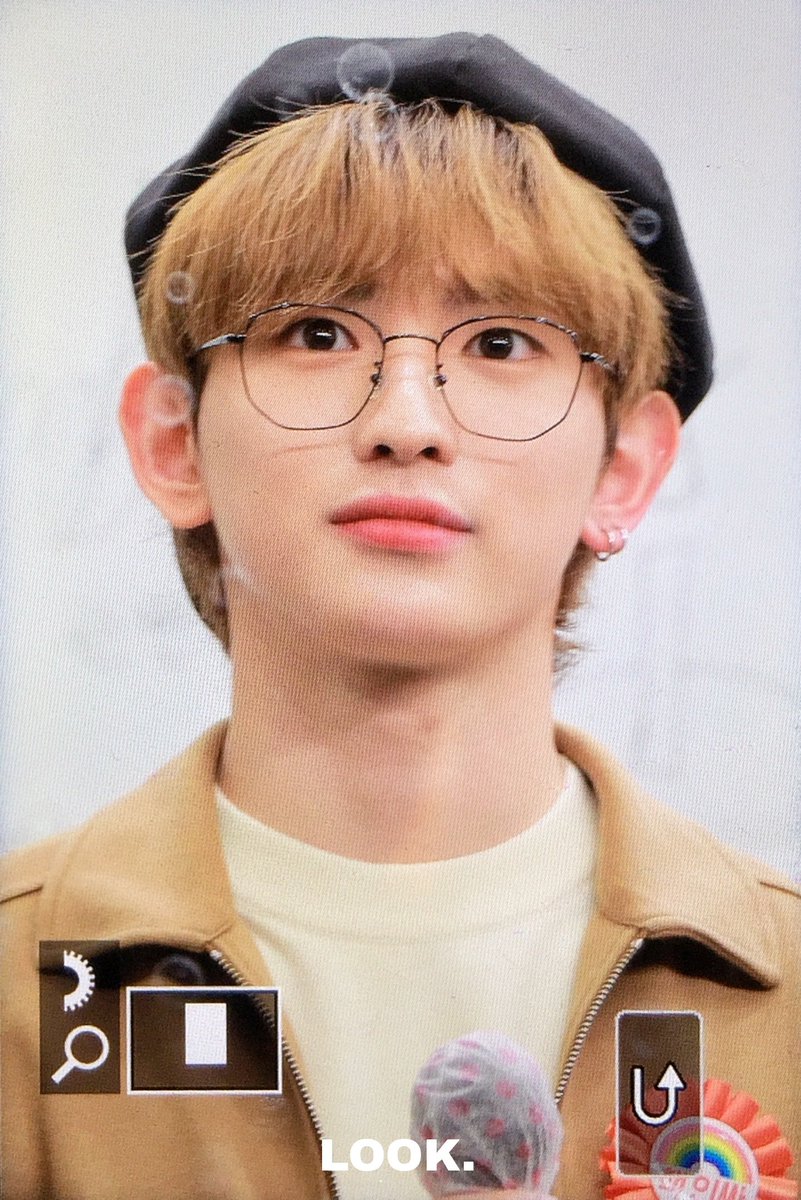 LOOK_010405's tweet photo. 220508 에버라인 팬사인회 PRE

청-초🍋

#템페스트 #TEMPEST #LEW #루 #의웅 #이의웅 #Bad_News #루OOK💛 @TPST__official @TPST_twt https://t.co/X5sL6CcQd4