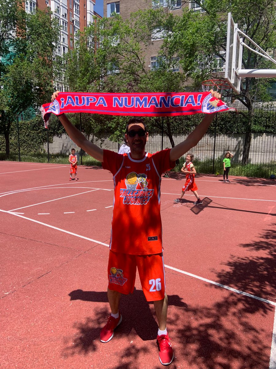CarlosBarrioJ's tweet photo. Campeones!!! A primera Rfef!!
Aúpa @cdnumancia #numlive @twnum https://t.co/wO238zAuW6