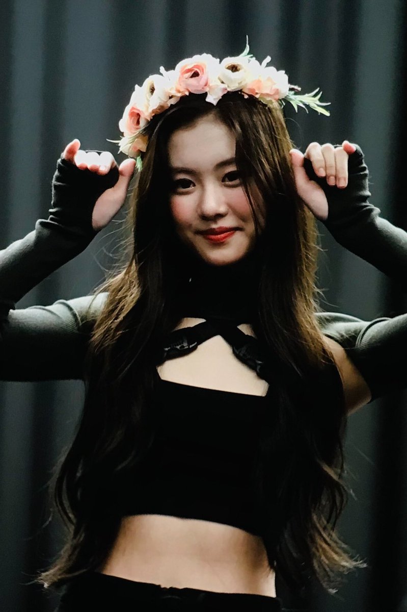 Dreamworld1106's tweet image. 220508 팬사인회 프리뷰
#LE_SSERAFIM #르세라핌 #KIMGARAM #김가람