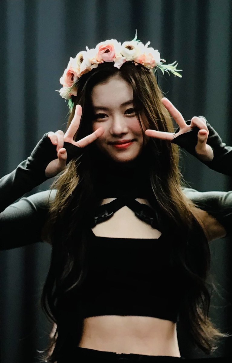 Dreamworld1106's tweet image. 220508 팬사인회 프리뷰
#LE_SSERAFIM #르세라핌 #KIMGARAM #김가람