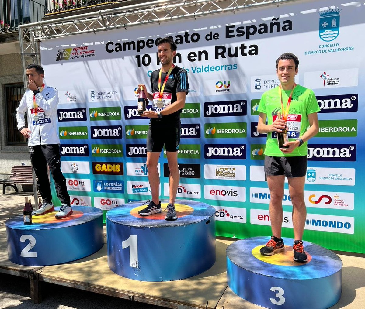 salamancainef's tweet photo. Estaré tirado en La Alberca con una 🥤 y 🍟, pero enterarme de que @diegobravo99 es 🥉 en el Campeonato de 🇪🇦 de 10km en Ruta lo arregla todo.
A ver si convenceis a mi primo para que se pase a @Nike 👟 https://t.co/47QnwXRVAd