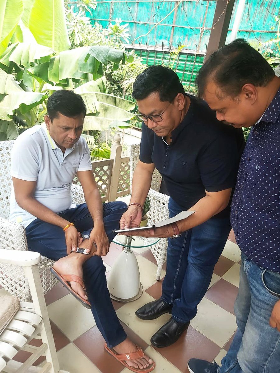 DineshK73121794's tweet photo. Healthy Meeting with IPS officer of Delhi Police Sh. R.P. Meena ji.
First US-FDA Approved Personalised #KardiaMobile 6 Lead ECG Device, Care heart ♥ at home in just 30 seconds
#heartcare #ECGathome
DM 📲 9958485548 WhatsApp for Know more ABOUT #EPLIMO https://t.co/Nik3pzExg1