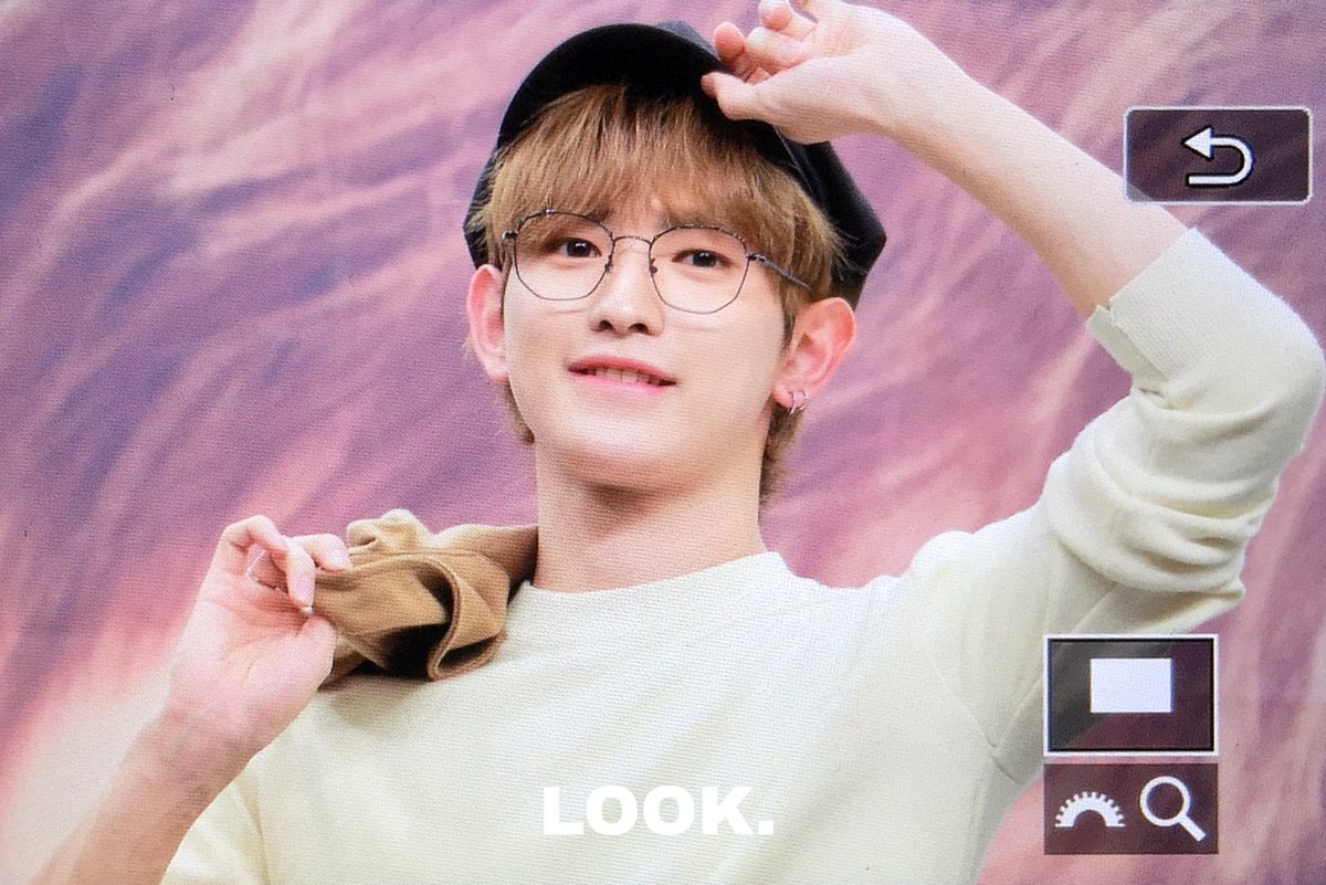 LOOK_010405's tweet photo. 220508 에버라인 팬사인회 PRE

오늘 프리뷰 끝🤭

#템페스트 #TEMPEST #LEW #루 #의웅 #이의웅 #Bad_News #루OOK💛 @TPST__official @TPST_twt https://t.co/1fbQpDXkZl