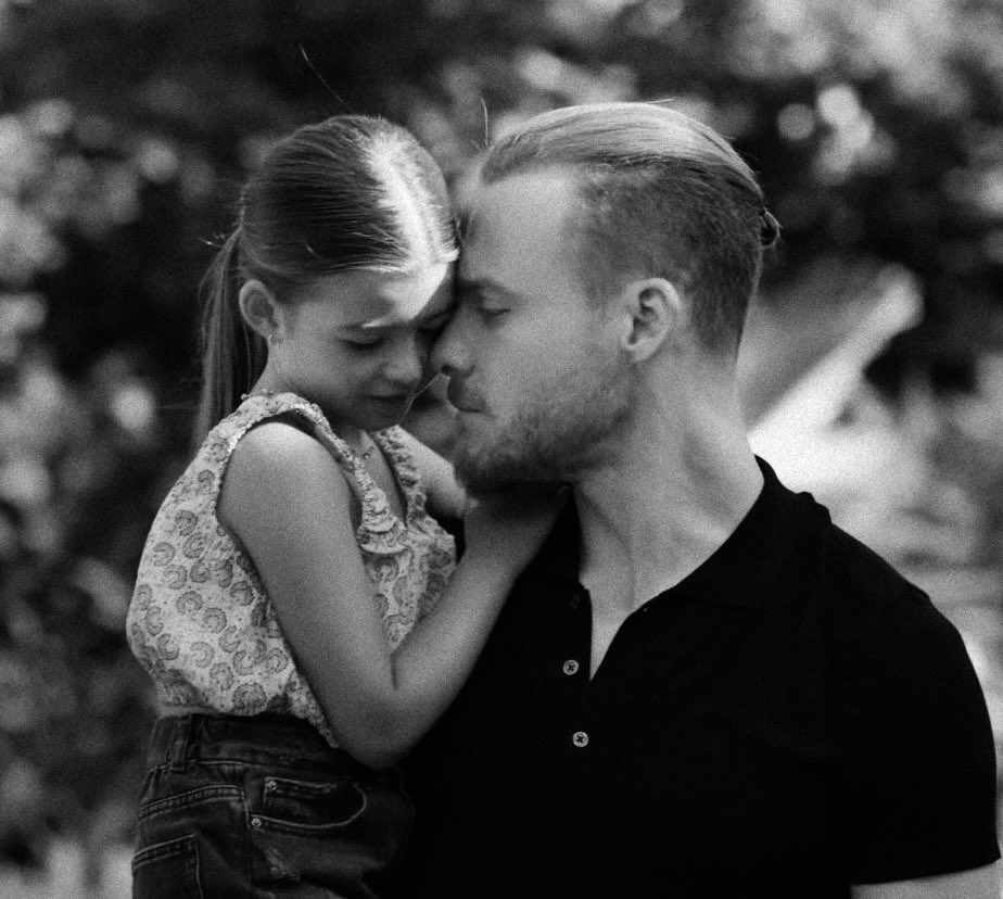 puriestheart's tweet photo. @KeremBursin 
Eda Yıldız'a anneler günü mutlu olsun, iyiki doğdun yok mu Serkan bey? #AnnelerGuenue https://t.co/XRC1DqGg2F