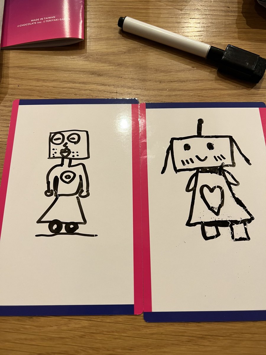 bushi_koyu's tweet photo. 2つのお題のちょうど真ん中の絵を描くゲーム「セッチューアン」。
このゲームは成田家でテストプレイしていなかったので、製品化後に子供たちと初のガチプレイ。

涙が出るくらい笑ってくれた。
妹ちゃんが優勝🏅

ちなみに親は全敗でした

https://t.co/pF3vcWY5rY https://t.co/xYoBoQ9Icd