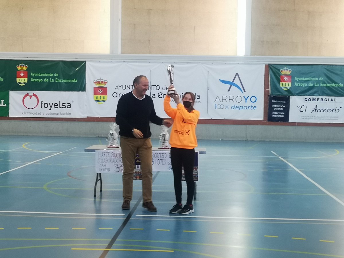 BMArroyo's tweet photo. Enhorabuena a todas y a sus entrenadores, y por supuesto, a esos padres por animar todo el rato👏👏

#bmarroyo #basebmarroyo #deportecyl #fcylbm #estudiossigma #H20 #latablería #papeleríalaflecha #Maradú #HermanosGutiérrezContrucción #Marpel #Topmachine #Foyelsa #elaccesorio https://t.co/j1IHitzwUj