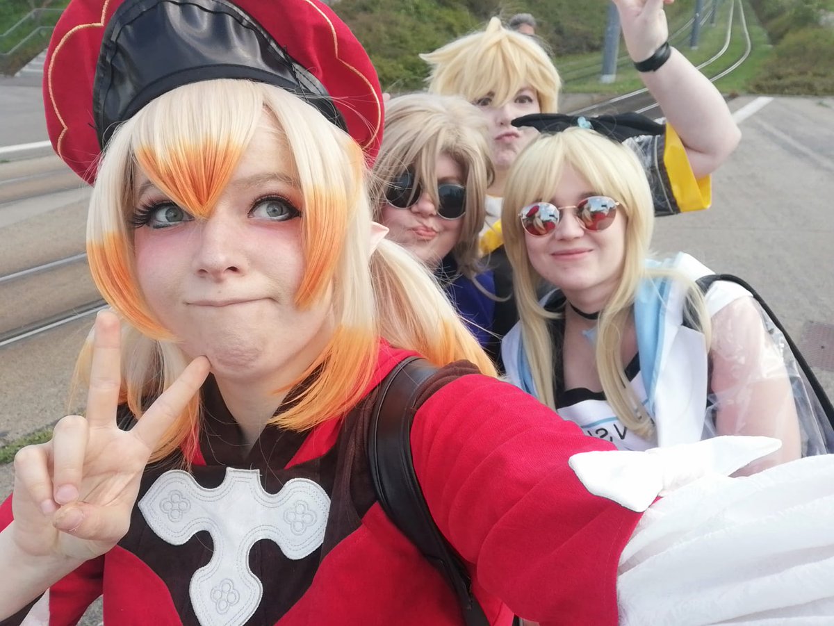 KoujiCosplay's tweet photo. Attended Comic Park in Erfurt yesterday together with @rosaureacosplay @venoxaeon and @cyberscwiseria 💕 https://t.co/cyGCVhybiK