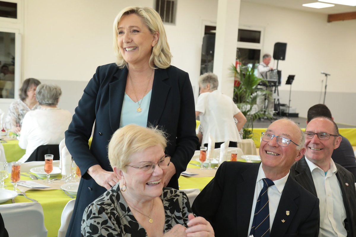 MLP_officiel's tweet photo. Vos sourires sont une source inépuisable de bonheur pour moi ! ❤️ https://t.co/mnBpFPeUVE