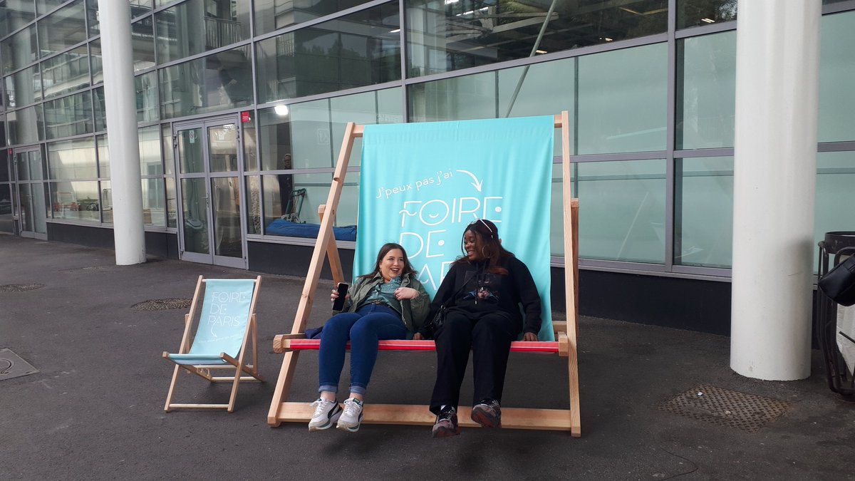 kn_change_now's tweet photo. On repart à la #FoireDeParis pour une journée très spéciale ! Joyeux  anniversaire @OrahESD ! 😁

#AmazonFoireDeParis https://t.co/2odB6ivBrt