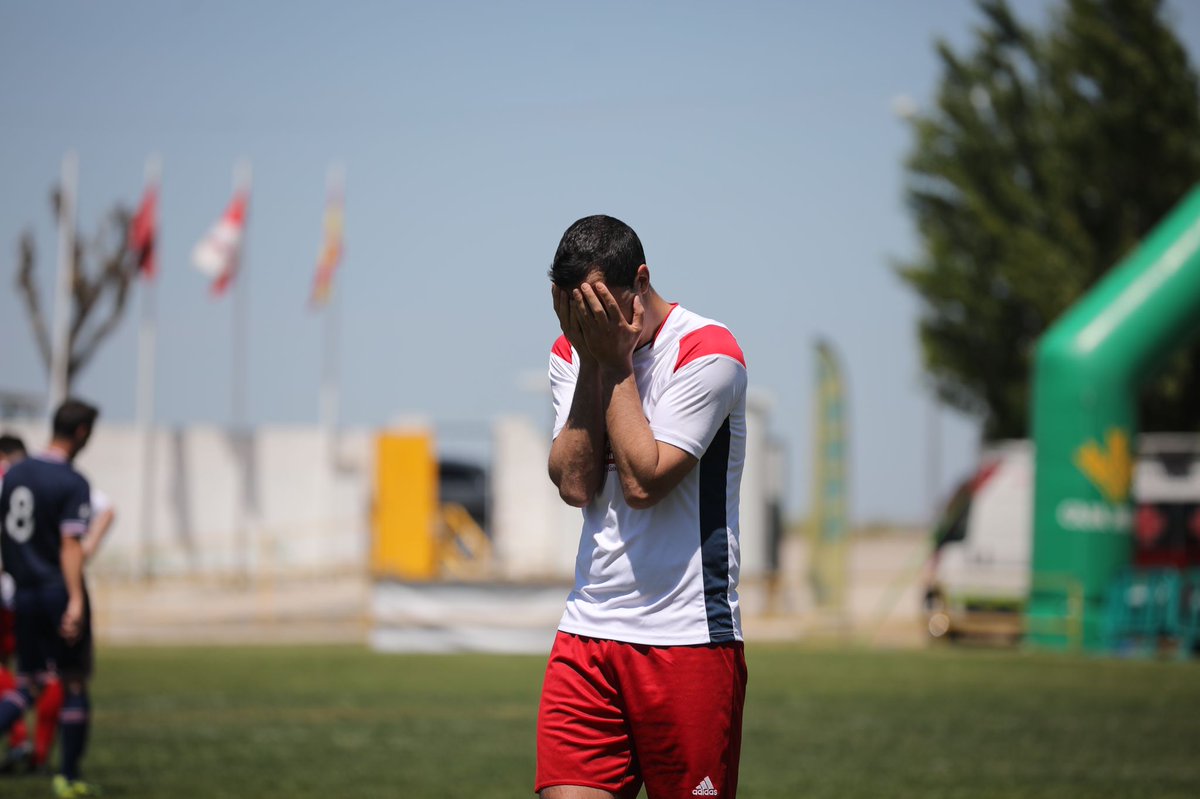 ¡Doblete de <a href="/UrbonAgricola/">URBÓN AGRÍCOLA</a> esta temporada! Campeones de 1a.div. #LigaEmpresas @GrupoRecoletas de <a href="/ESFundacion/">Fundación Eusebio Sacristán</a> tras ganar (0-2) a Marzu Maquinaria en Mojados. #faseFinalLigasF7Mojados ¡Enhorabuena equipo! 
📷 <a href="/rubenortegafoto/">Rubén Ortega Fotógrafo</a>