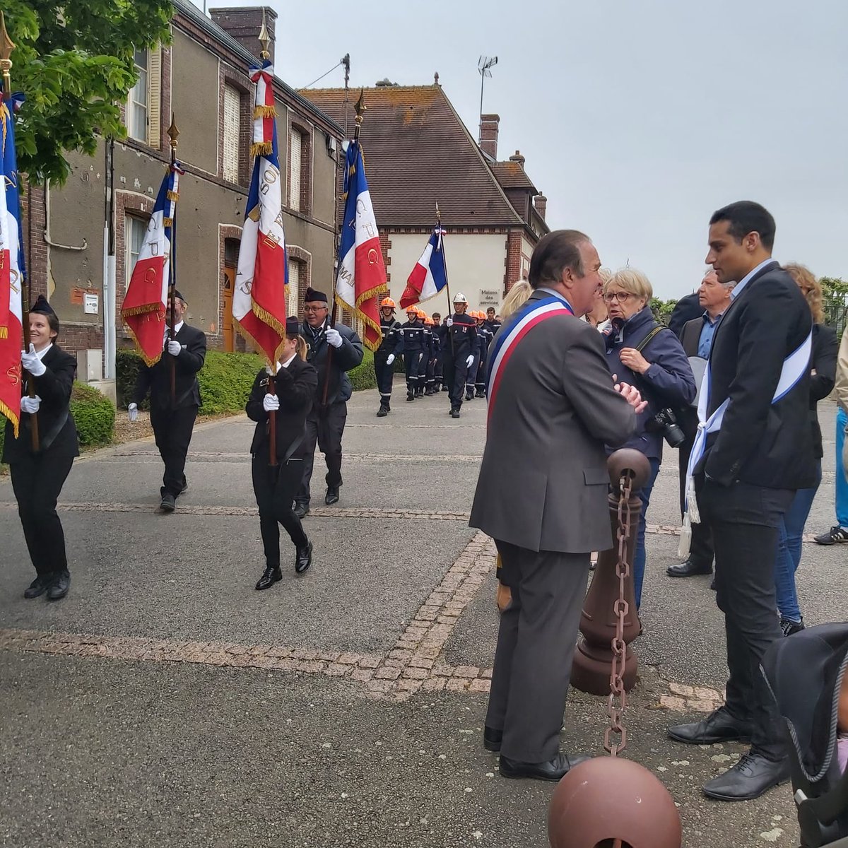 Al_Nikolic's tweet photo. Dans le département de Jean Moulin et de la libération de Nogent-le-Rotrou par des maquisards français, honorer la résistance patriotique est encore plus important qu'ailleurs. C'est ce que nous avons fait à St-Rémy en célébrant la victoire sur l'Allemagne nazie.
#8mai2022 https://t.co/h89XFoL0XC