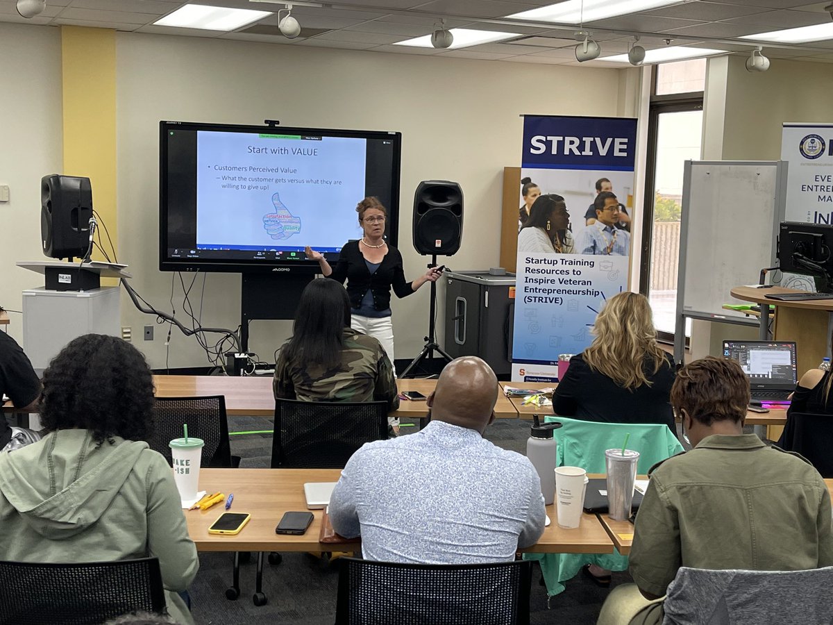 profandygold's tweet photo. When organizations like @IVMFSyracuseU @HCCFL’s @InLabatHCC & @NACCE collaborate together, the magic of the #StriveForVets Entrepreneurship training program can scale nationally, and change communities. https://t.co/eRN0YHOLWy