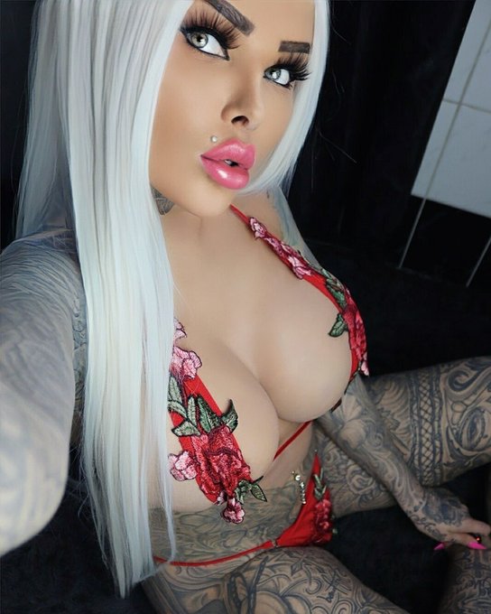 Happy Mother's day🌹❤️ Retweet this for some love🥰 https://t.co/19zMrNQeC7