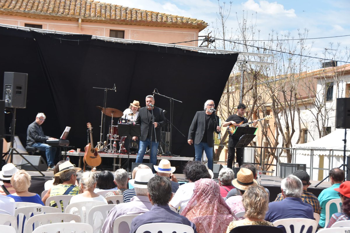 AjTorredembarra's tweet photo. Avui #Torredembarra ha recaptat fons per #Ucraïna amb un concert ➡️«Junts amb Ucraïna»

Gràcies a t@ts!

📷 Anna F. https://t.co/sZkTZ4kPgG