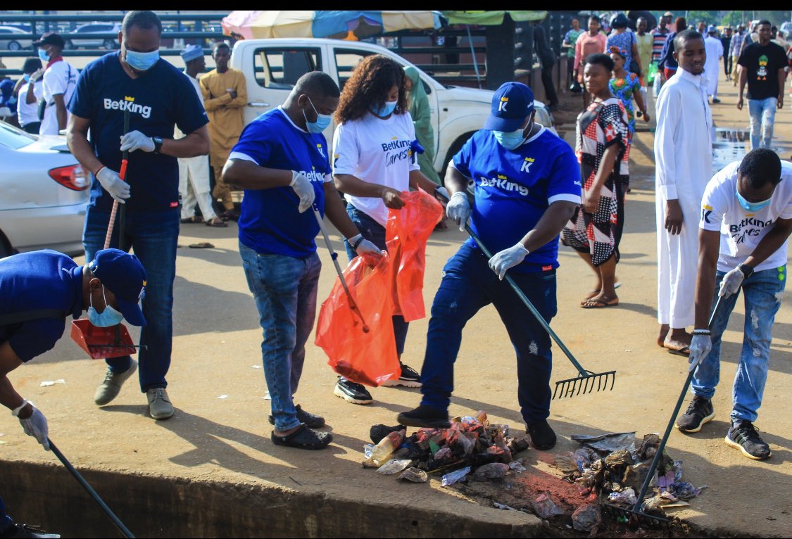 acinigeria's tweet photo. Cleanup Ring Road (ACI &amp; BetKing Cares Cleanup Project)

Total number of Participants: 30 People

Total number of Solid Waste Recovered: 490.8kg 

Total number of Recyclables Recovered: 19.2kg

@gossyomega 
Bet King 👑 
African Cleanup Initiative
Natural Eco Capital
Edo State MOE https://t.co/rf1AN6ahWU