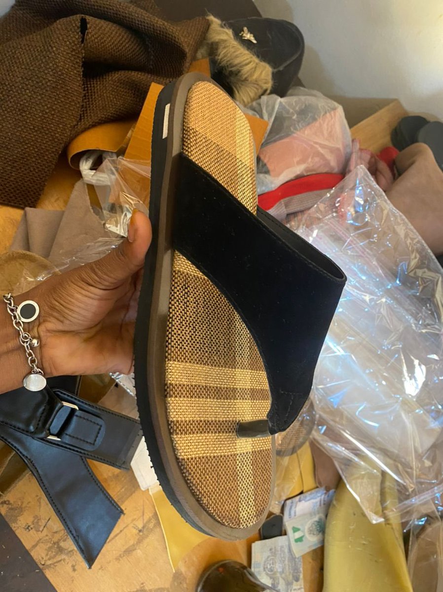 FirstRate_Shoes's tweet image. Your favorite Shoe plug is here🔥🔥👌... 1st frame 5k 
2nd frame 3500 Only Contact us via ☎️ 07032888205 or Send a DM... Thank you! @_najib_aa
