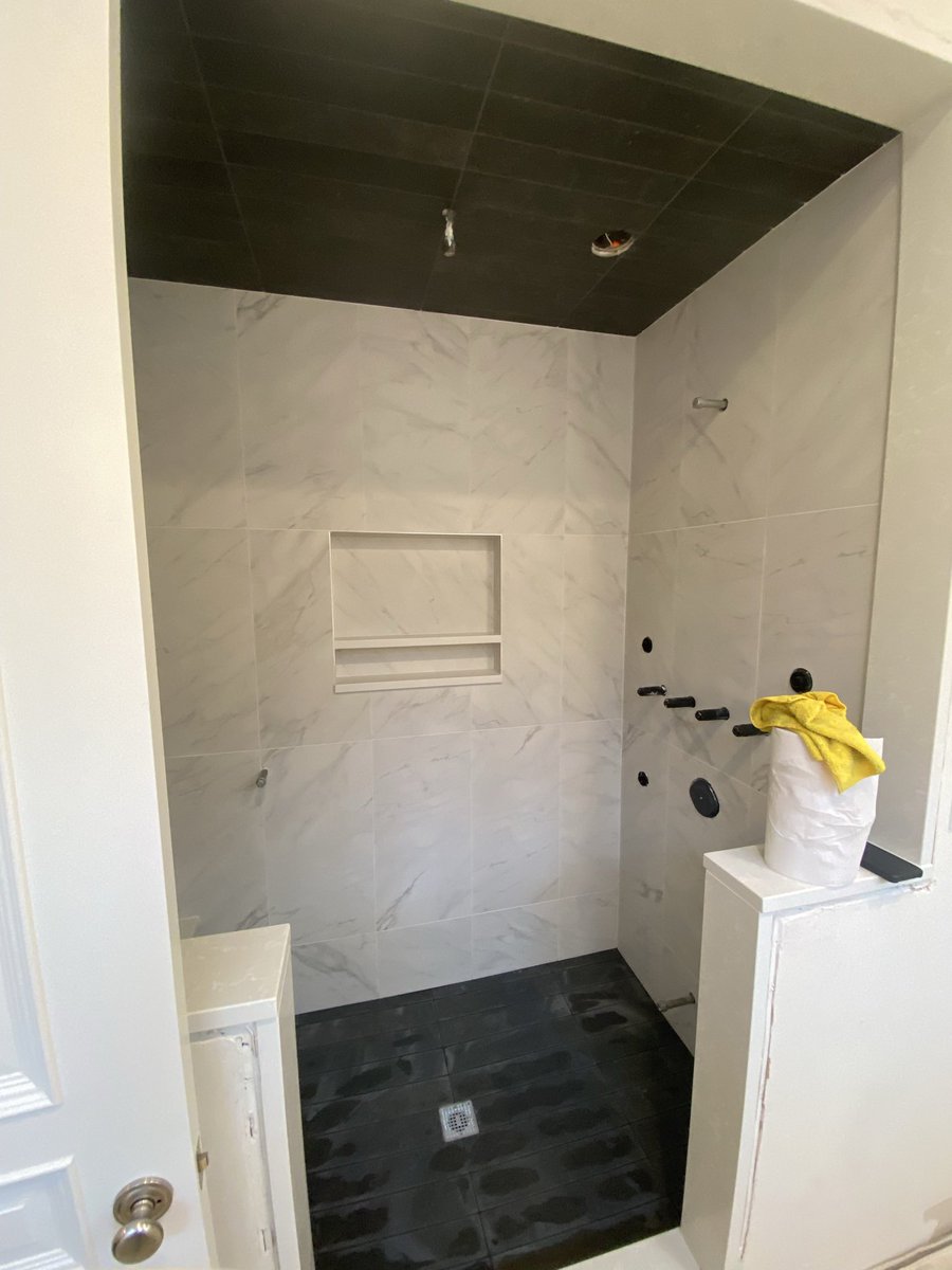 McHughGC's tweet photo. Primary shower in progress https://t.co/WanGJf02Ve