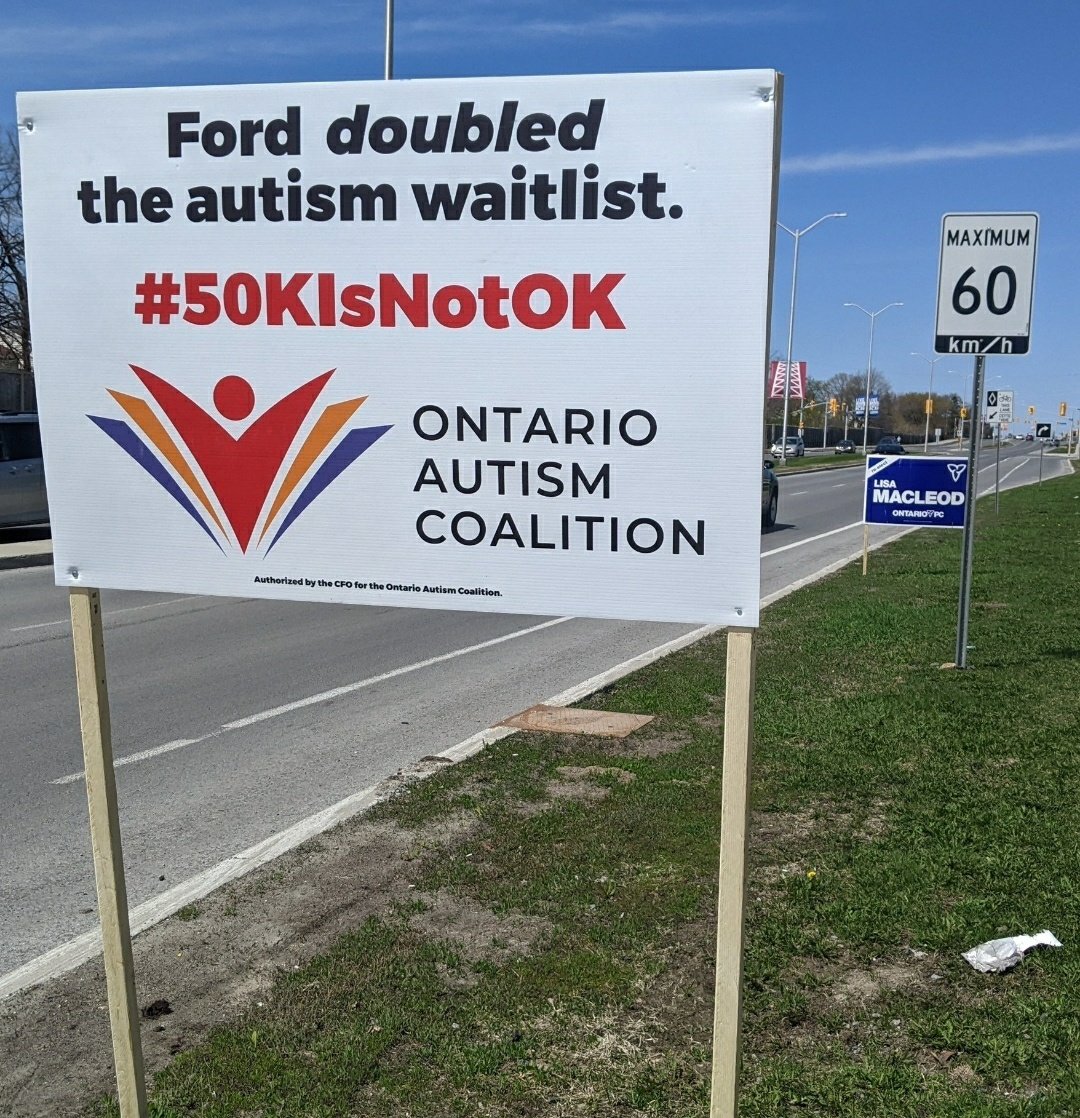 RhondaA25's tweet image. Want to know how I have spent the last few weekends? I have protested each weekend. @fordnation @OntarioPCParty 3 newspapers just scooped our story. You should take notice. We are being heard (and seen thanks to these signs) by the voters. @JR_Ottawa @DrFullertonMPP Lisa MacLeod
