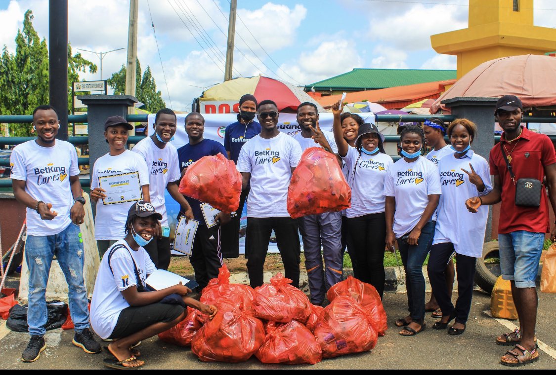 acinigeria's tweet photo. Cleanup Ring Road (ACI &amp; BetKing Cares Cleanup Project)

Total number of Participants: 30 People

Total number of Solid Waste Recovered: 490.8kg 

Total number of Recyclables Recovered: 19.2kg

@gossyomega 
Bet King 👑 
African Cleanup Initiative
Natural Eco Capital
Edo State MOE https://t.co/rf1AN6ahWU