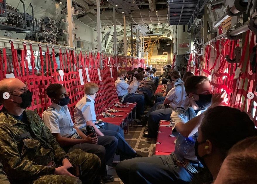 779AirCadets's tweet photo. Many of 779's cadets got to get a 30 min flight is a C130 Hercules and pull a G or 2. https://t.co/pG1gKXKSZa